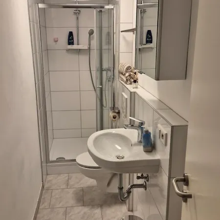 Souterrain, Eigener Eingang *